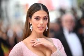 IRIS MITTENAERE